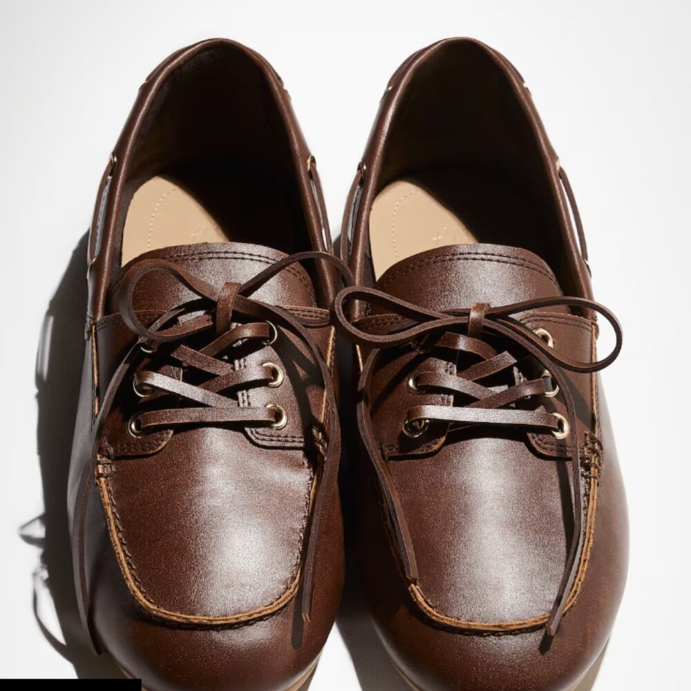 H&M deck shoes size 6 (Fit 6-6.5)